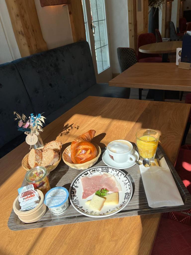 Residence Le Sapin & Bains De La Gruyere シャルメ エクステリア 写真